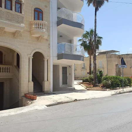 Flight Gazde/Camere de închiriat *