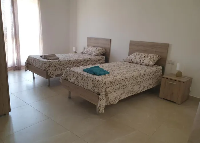 Flight Gazde/Camere de închiriat Kirkop