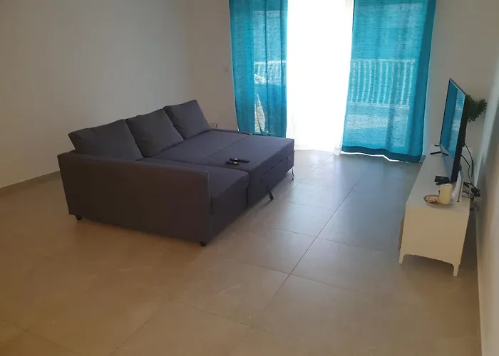 Flight Gazde/Camere de închiriat