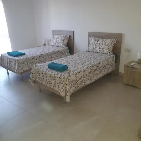 בית אירוח Flight *