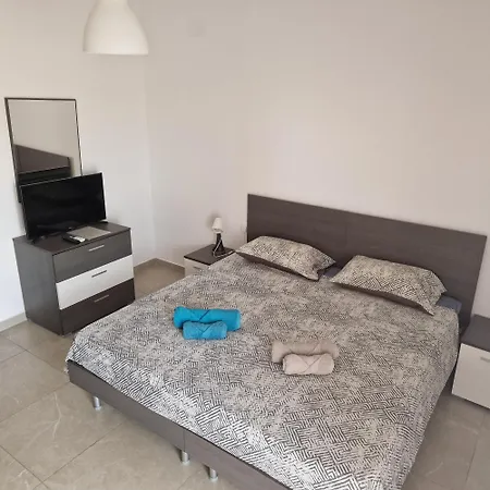 בית אירוח Flight *